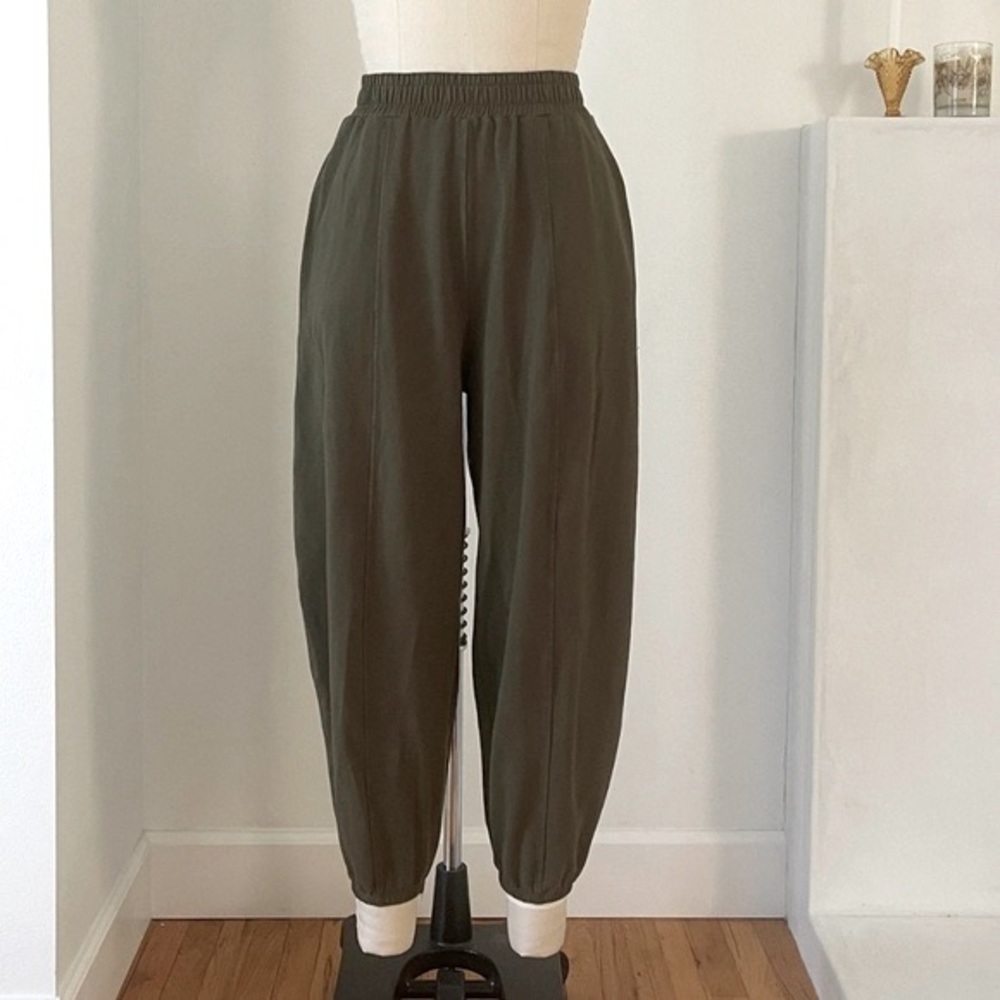 Mien Studios Day Lantern Pant in Dark Moss | 1X